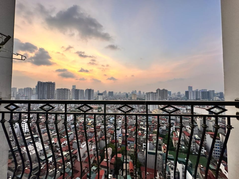 View (from property/room), Balcony/Terrace, City view