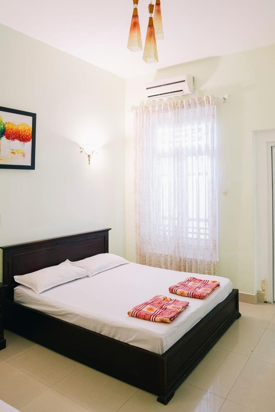 Bed, Photo of the whole room