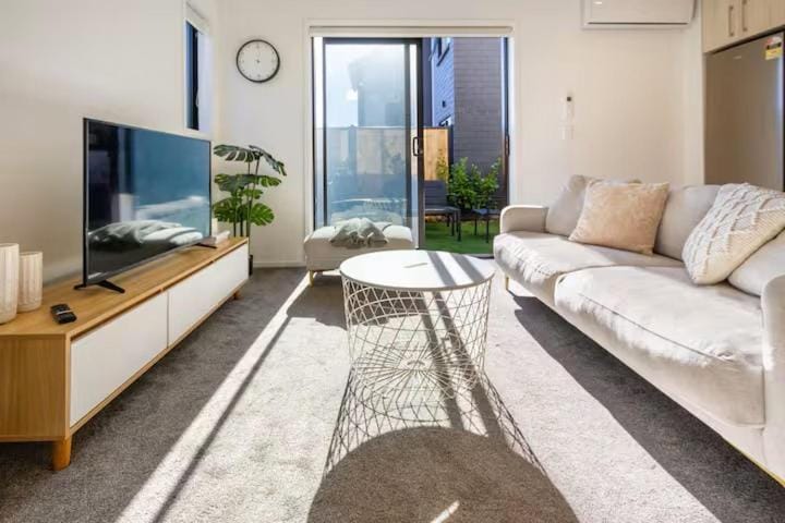 TV and multimedia, Living room, Photo of the whole room, air conditioner