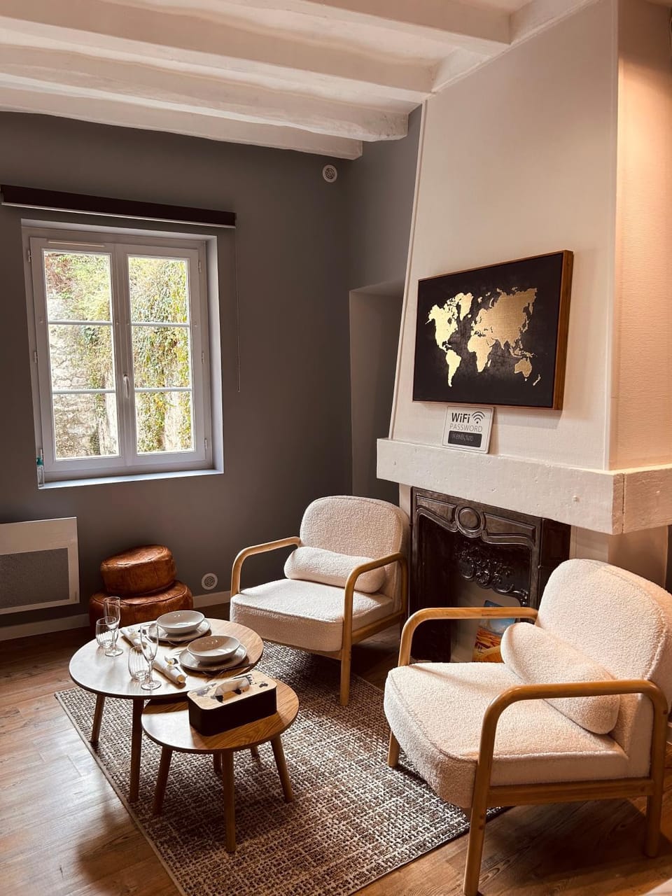 Living room, Seating area
