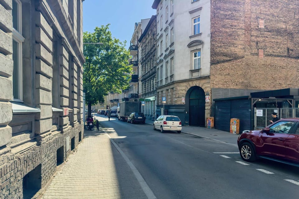 Neighbourhood, Street view