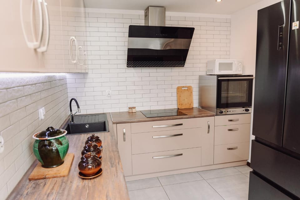 Communal lounge/ TV room, Communal kitchen