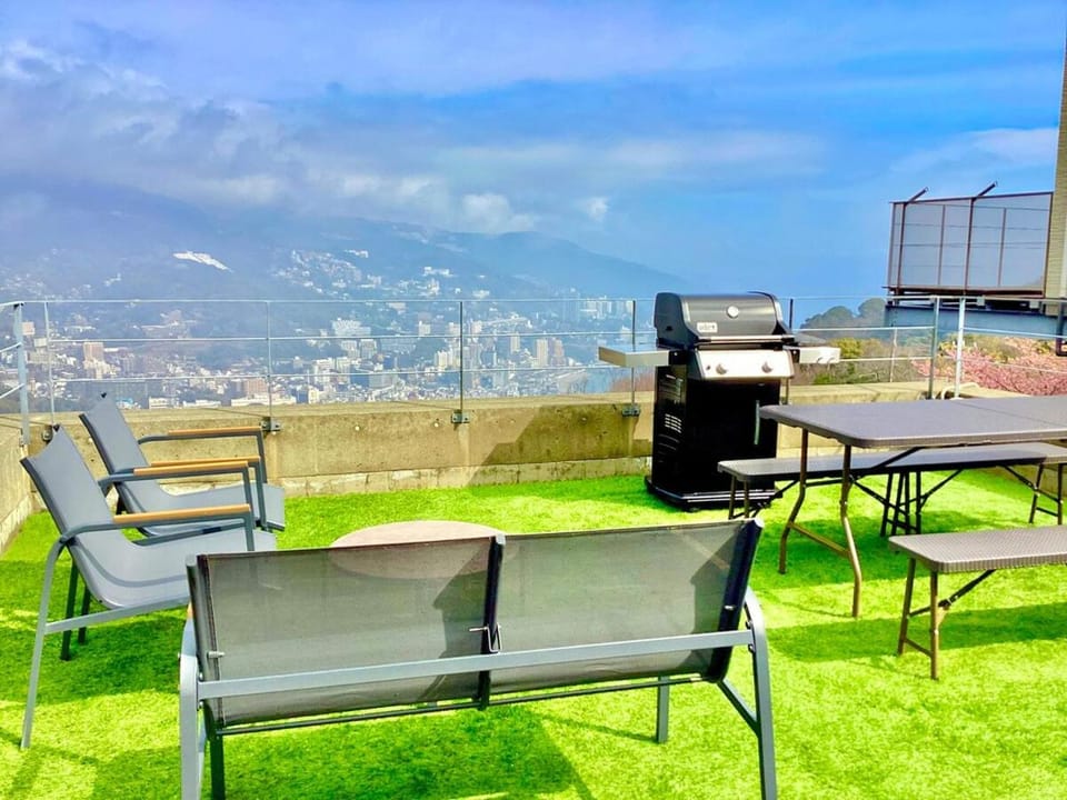 Spring, Day, Natural landscape, BBQ facilities, Mountain view