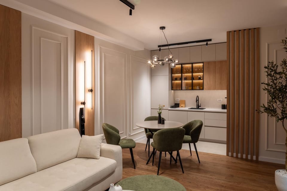 Kitchen or kitchenette, Seating area, Dining area
