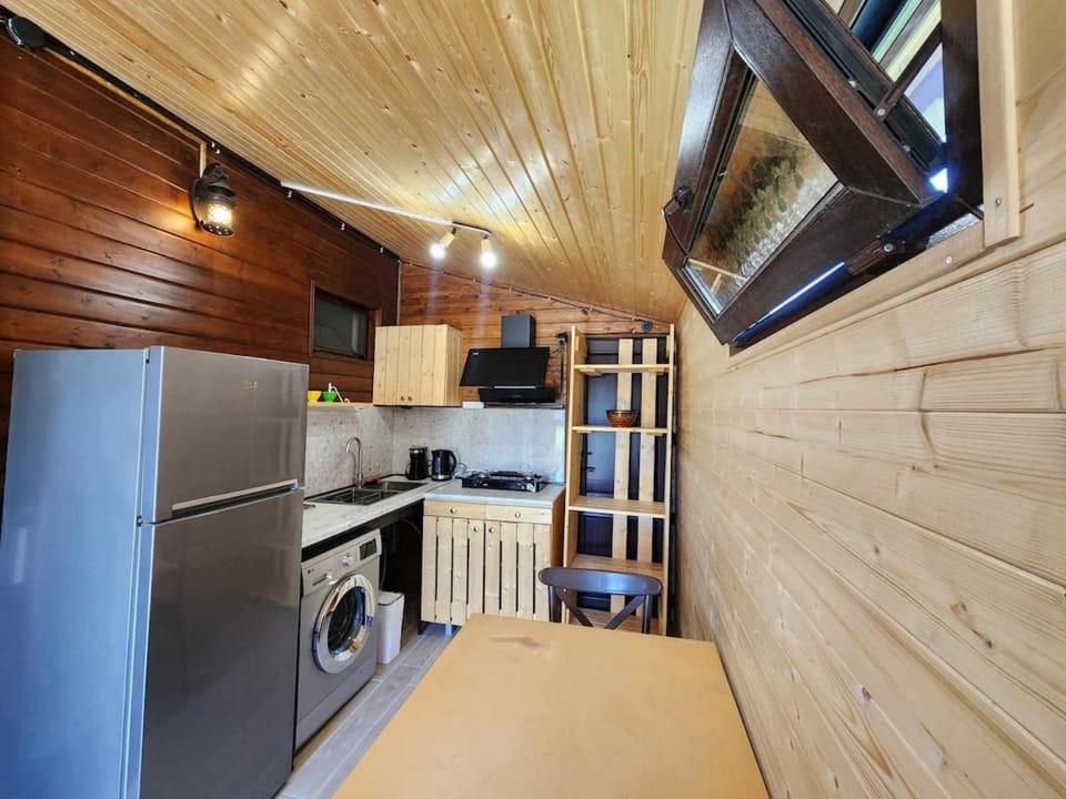 House & yard Hellen S for two 150m from beach House in Georgia