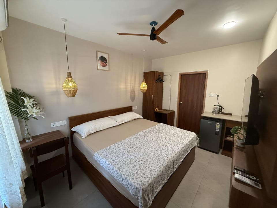 TV and multimedia, Photo of the whole room, Bedroom, wardrobe
