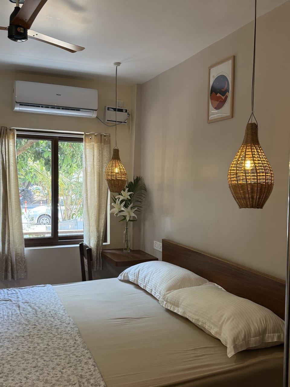 Bed, Photo of the whole room, air conditioner