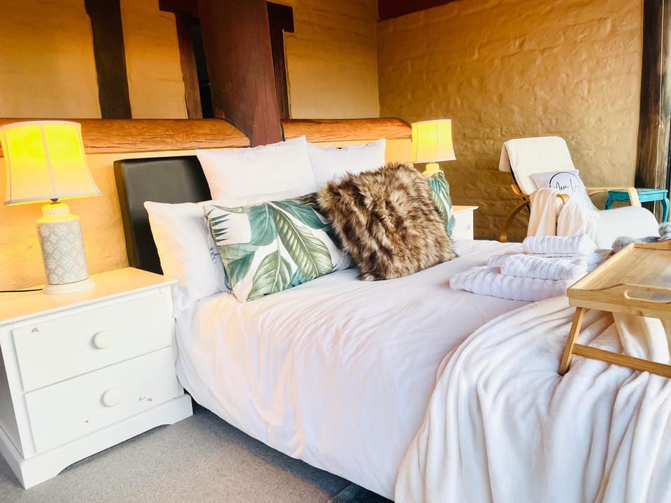 Moon light Retreat House in Victoria