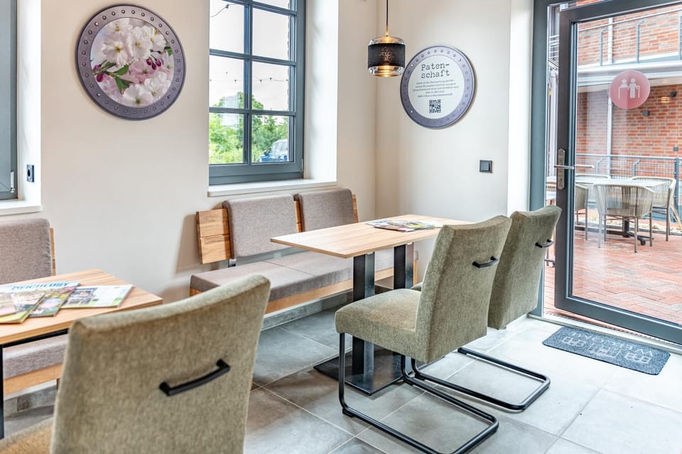 Lobby or reception, Internal: Not applicable to any particular room