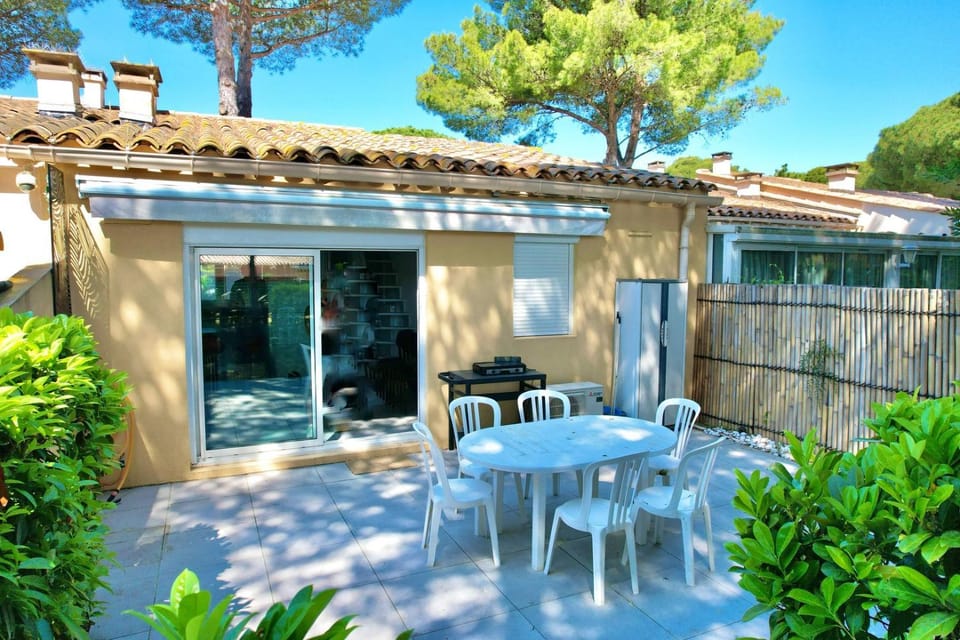 Patio, Garden view
