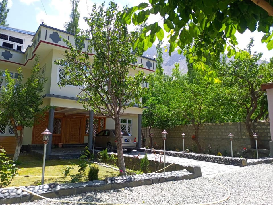 Property building, Spring, Garden, Garden view