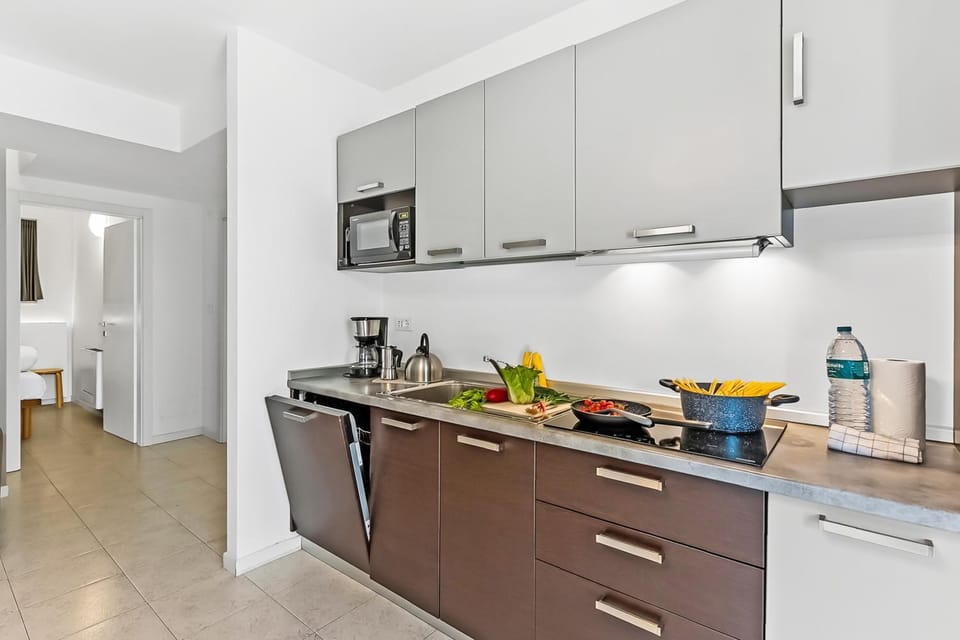 Kitchen or kitchenette