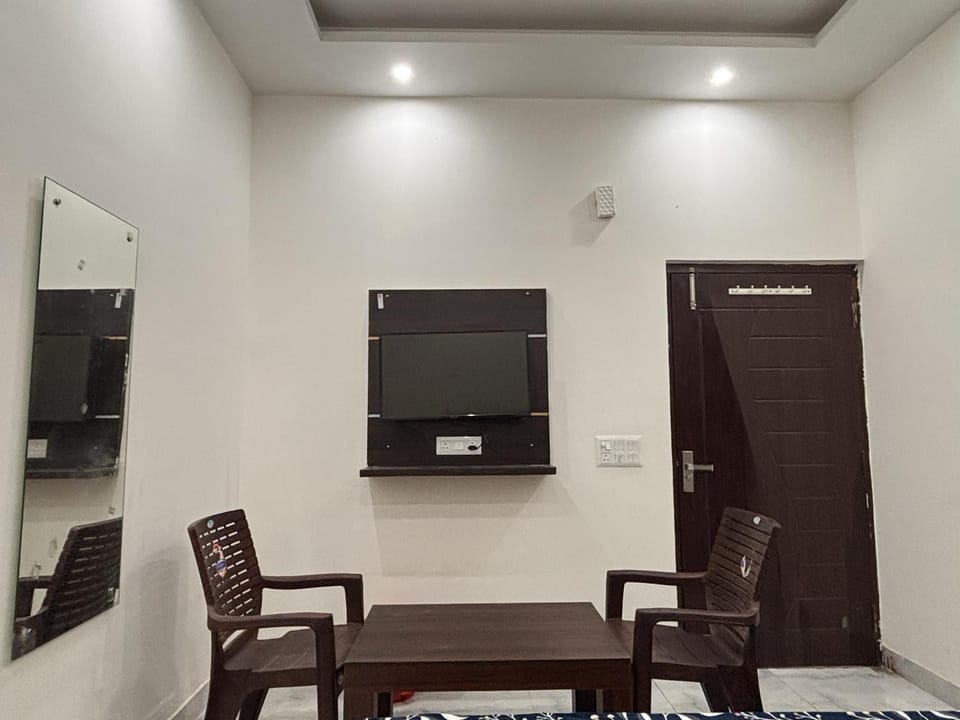 TV and multimedia, Seating area
