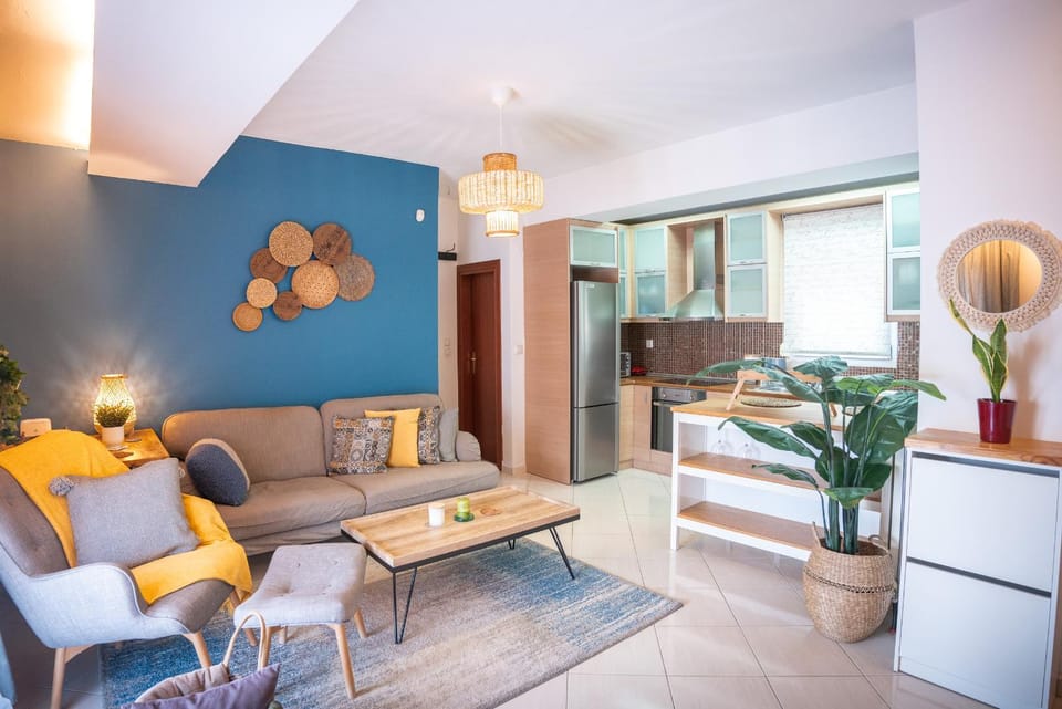 Kitchen or kitchenette, Living room, Seating area