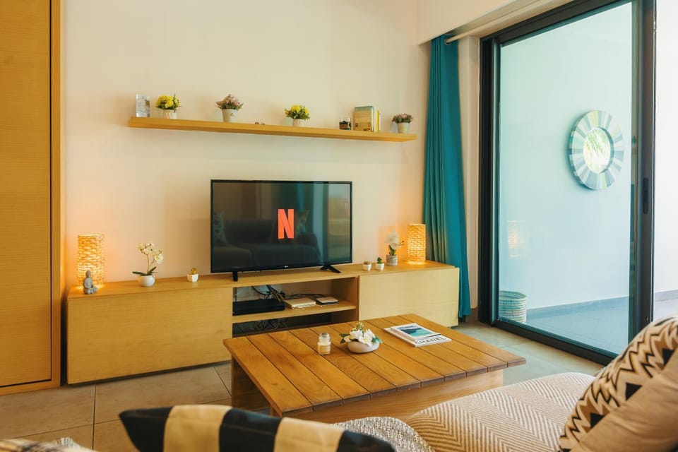 Communal lounge/ TV room, TV and multimedia, Living room, Seating area