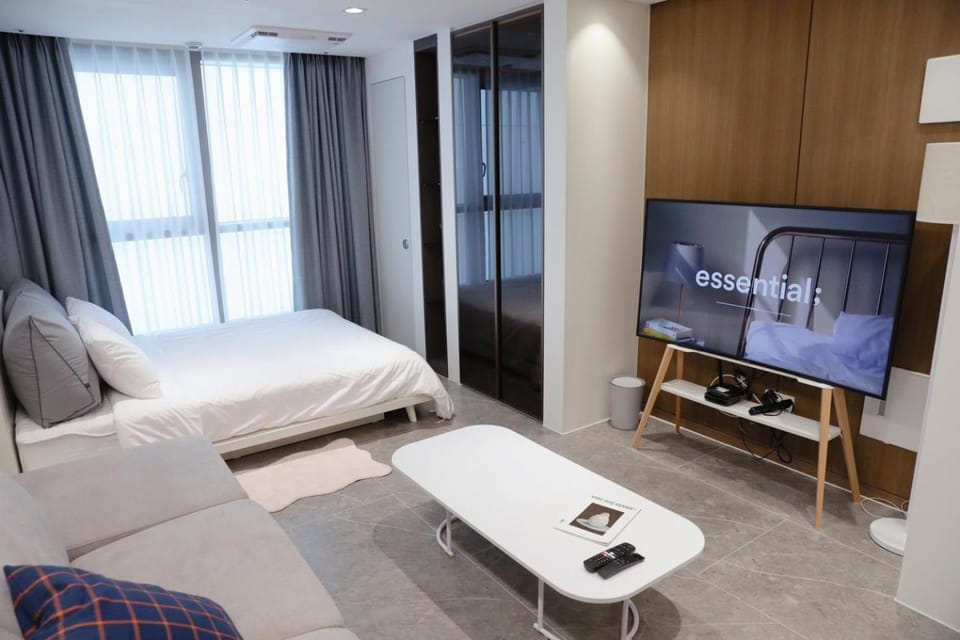 TV and multimedia, Living room, Bedroom