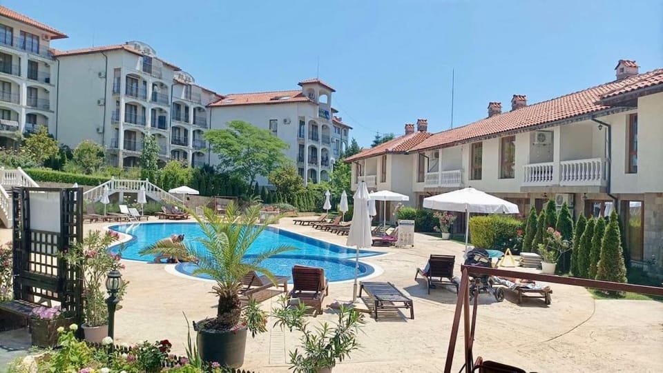 Patio, Swimming pool