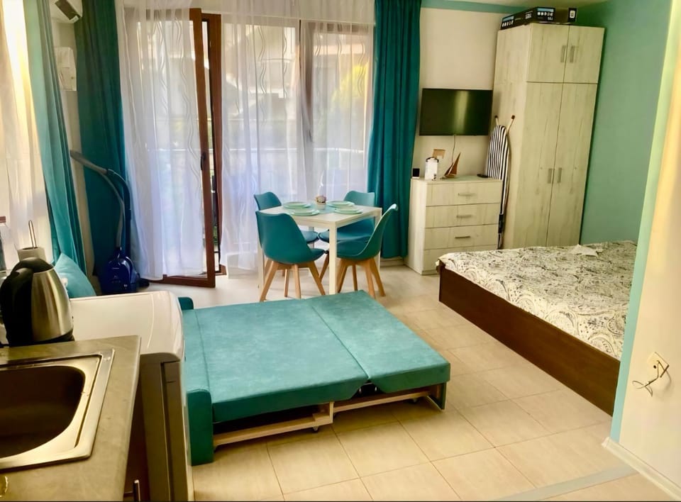 Living room, Photo of the whole room, Bedroom, wardrobe