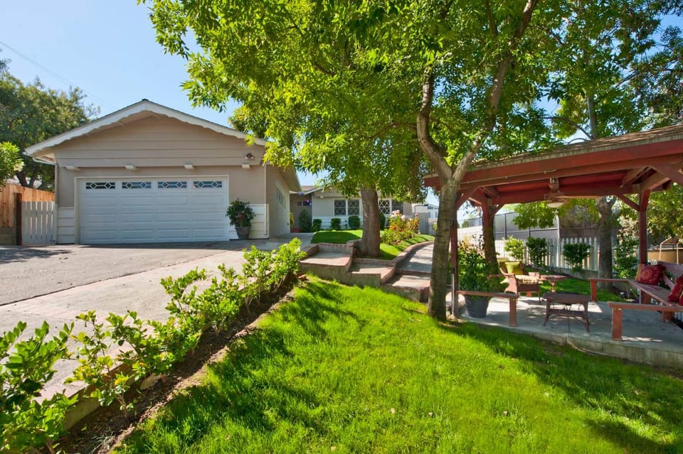 charming guest house Apartment in Woodland Hills