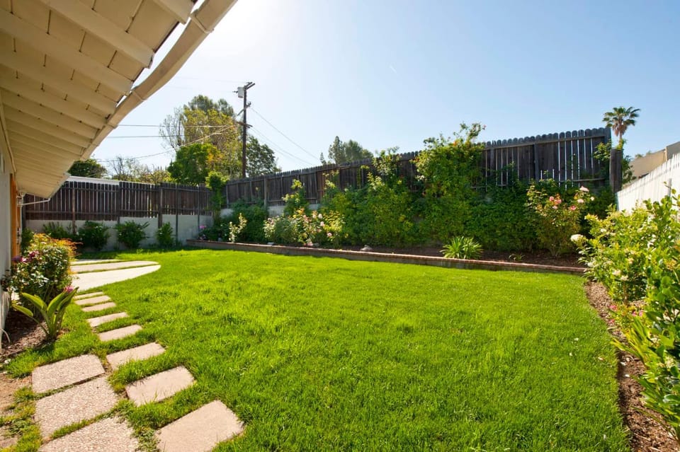 charming guest house Apartment in Woodland Hills