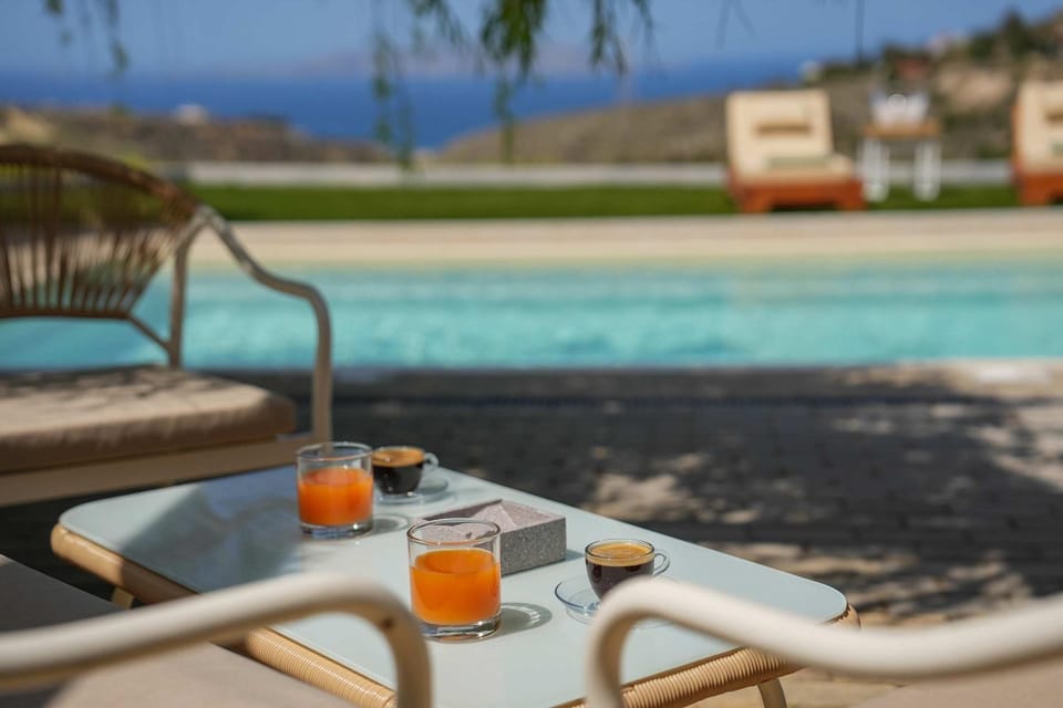 Food, Swimming pool