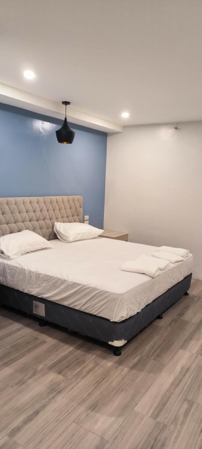 D'Luxe Suites Hotel in Central Visayas