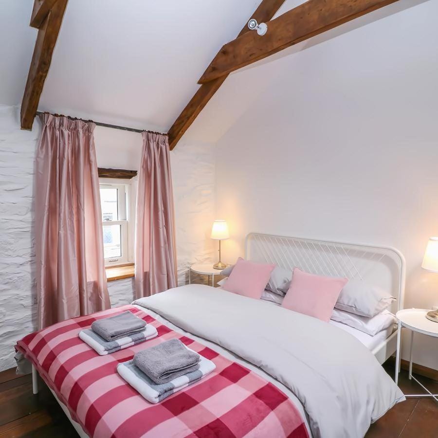 Characterful and quirky cottage in beautiful Pembs House in Fishguard