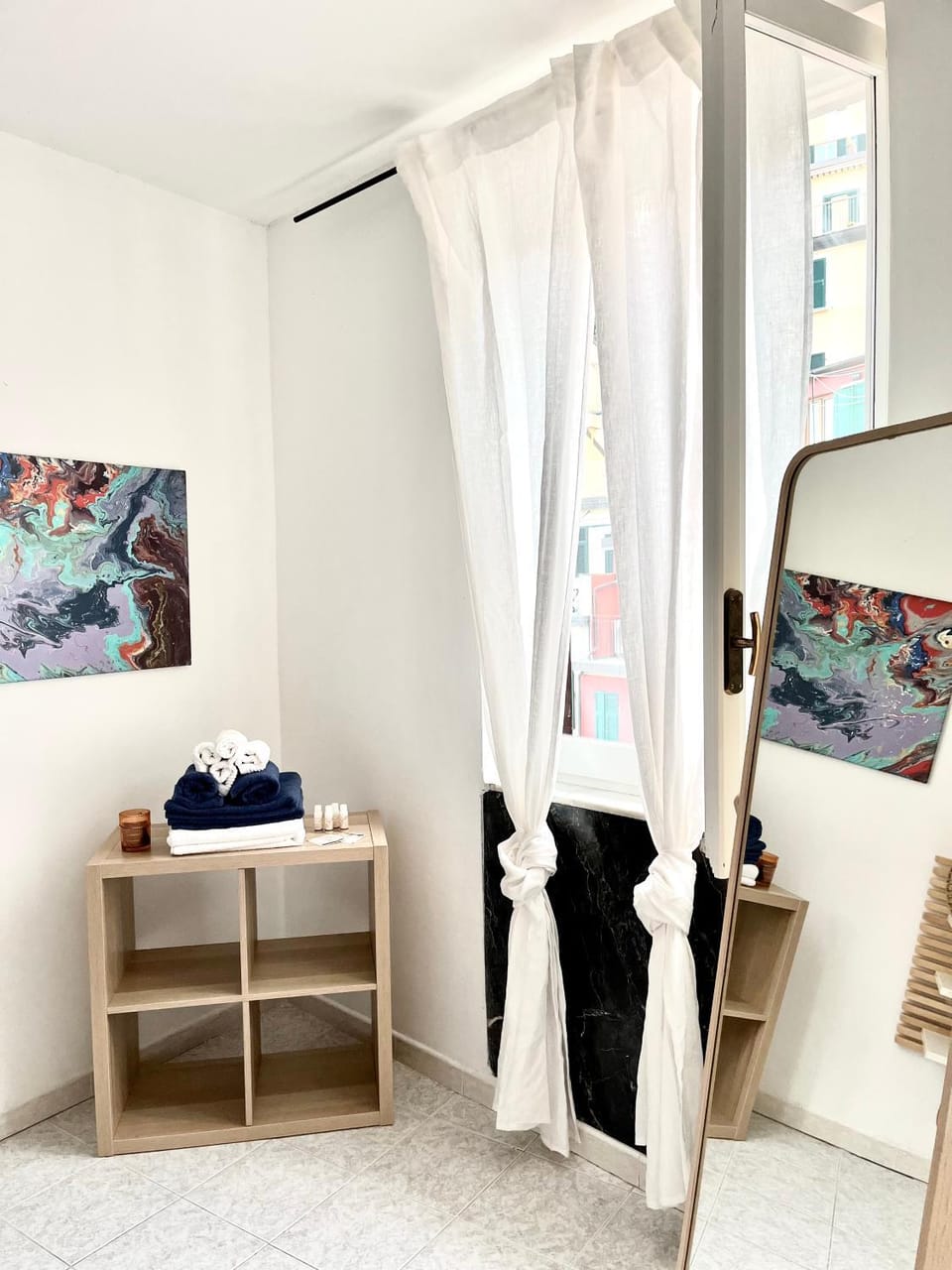 Photo of the whole room, Bedroom, towels