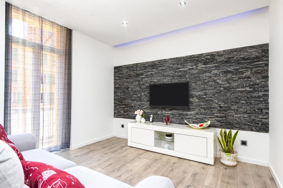 TV and multimedia, Evening entertainment