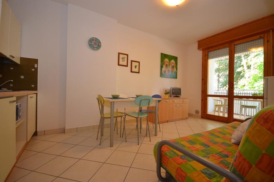 Kitchen or kitchenette, Living room, Dining area