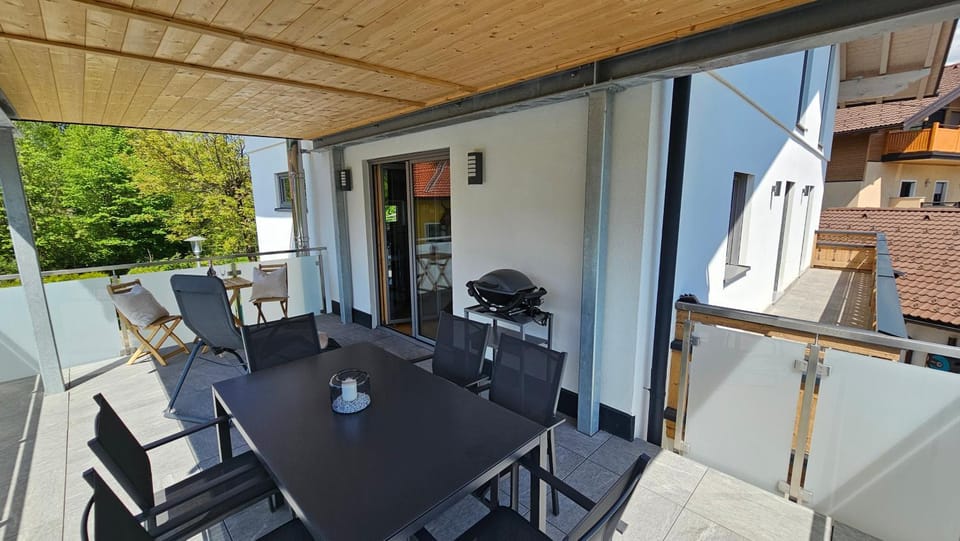 BBQ facilities, View (from property/room), Balcony/Terrace, Dining area