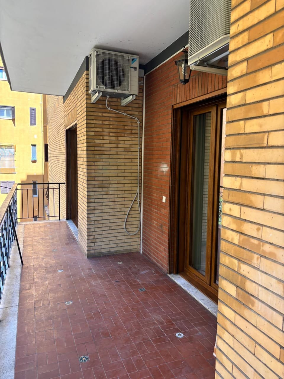 Property building, Balcony/Terrace