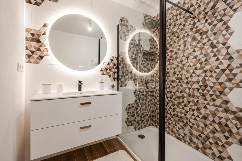 Shower, Bathroom
