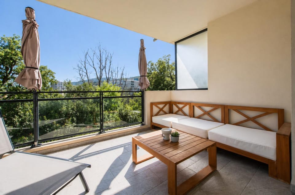 Patio, Balcony/Terrace, Garden view