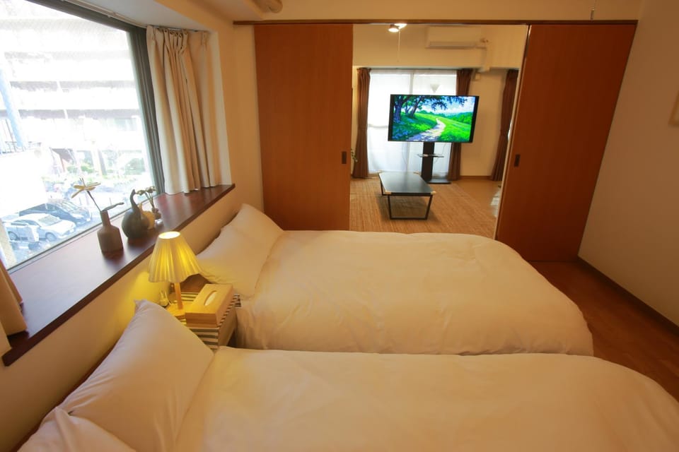 Communal lounge/ TV room, Bed, TV and multimedia, Bedroom