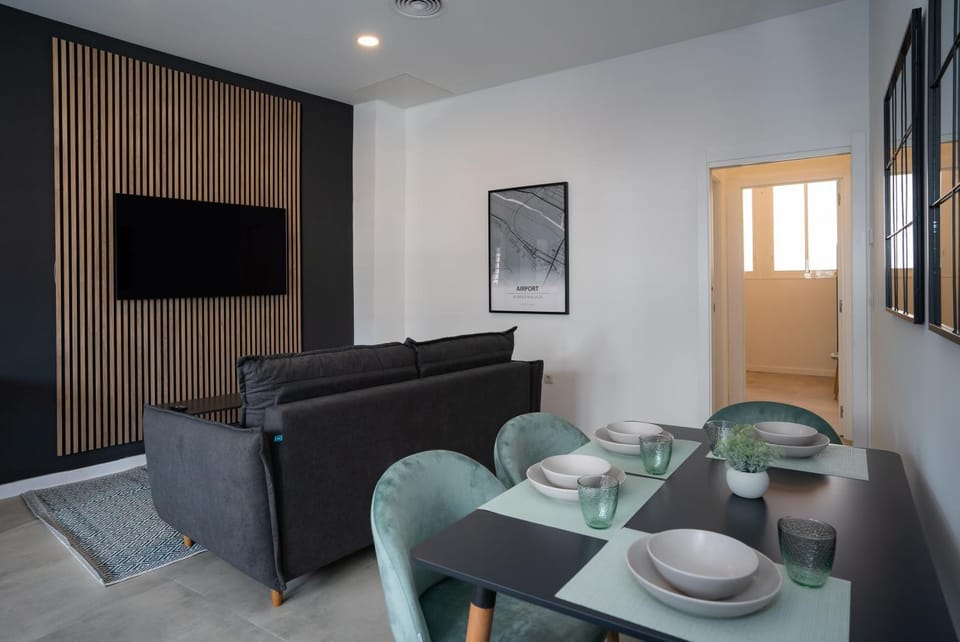 Communal lounge/ TV room, Dining area