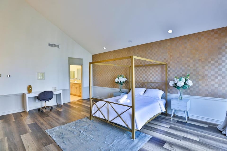 6BR-Music Studio-Pool-Spa & Games Villa in Sherman Oaks