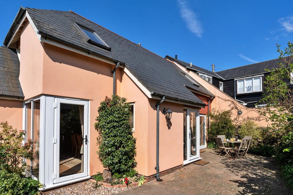 Property building, Patio, Garden, Garden view