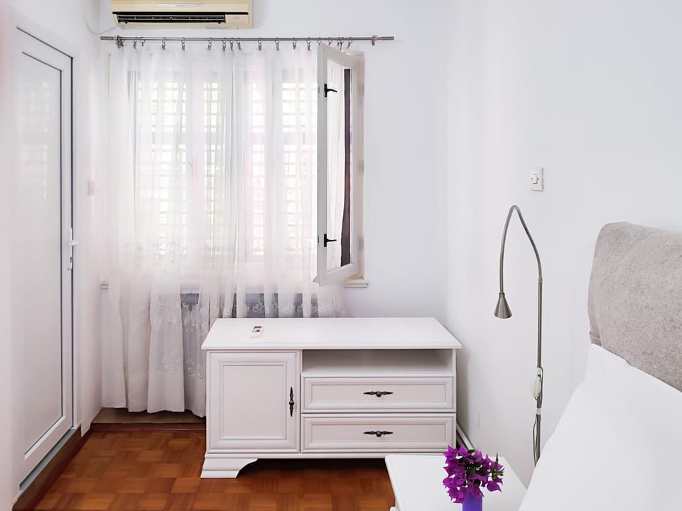 Guesthouse Porobic Double Room Bed and Breakfast in Dubrovnik-Neretva County