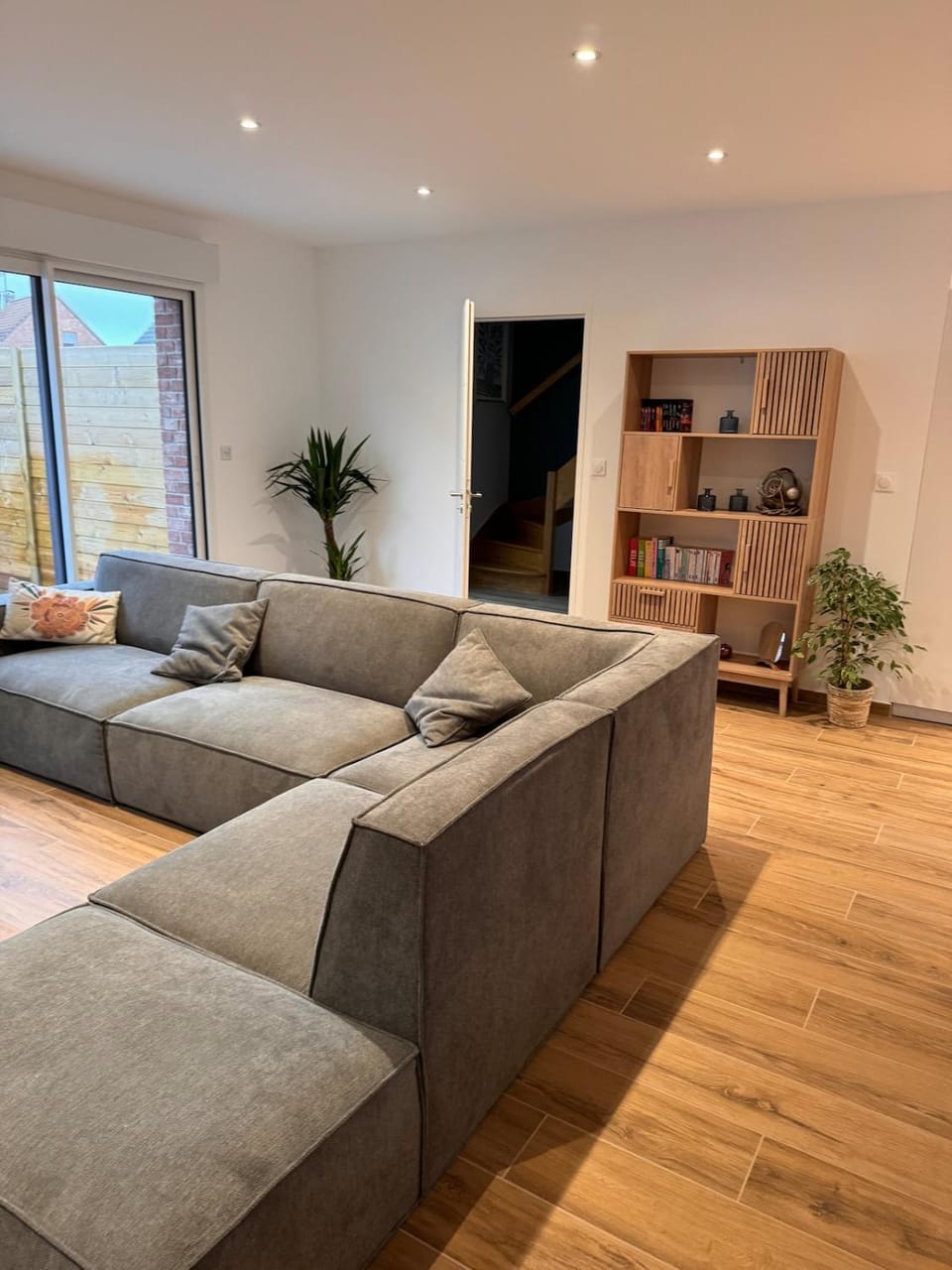 TV and multimedia, Living room, Seating area