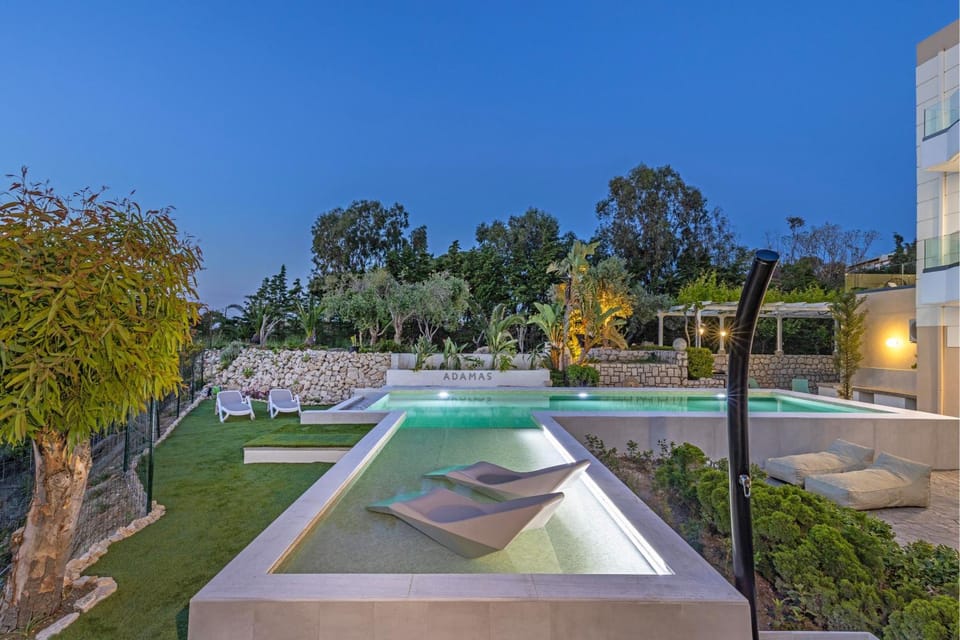 Property building, Swimming pool