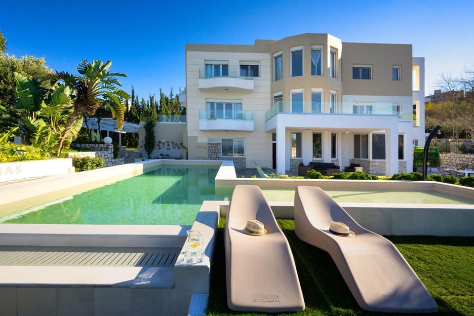 Property building, Swimming pool