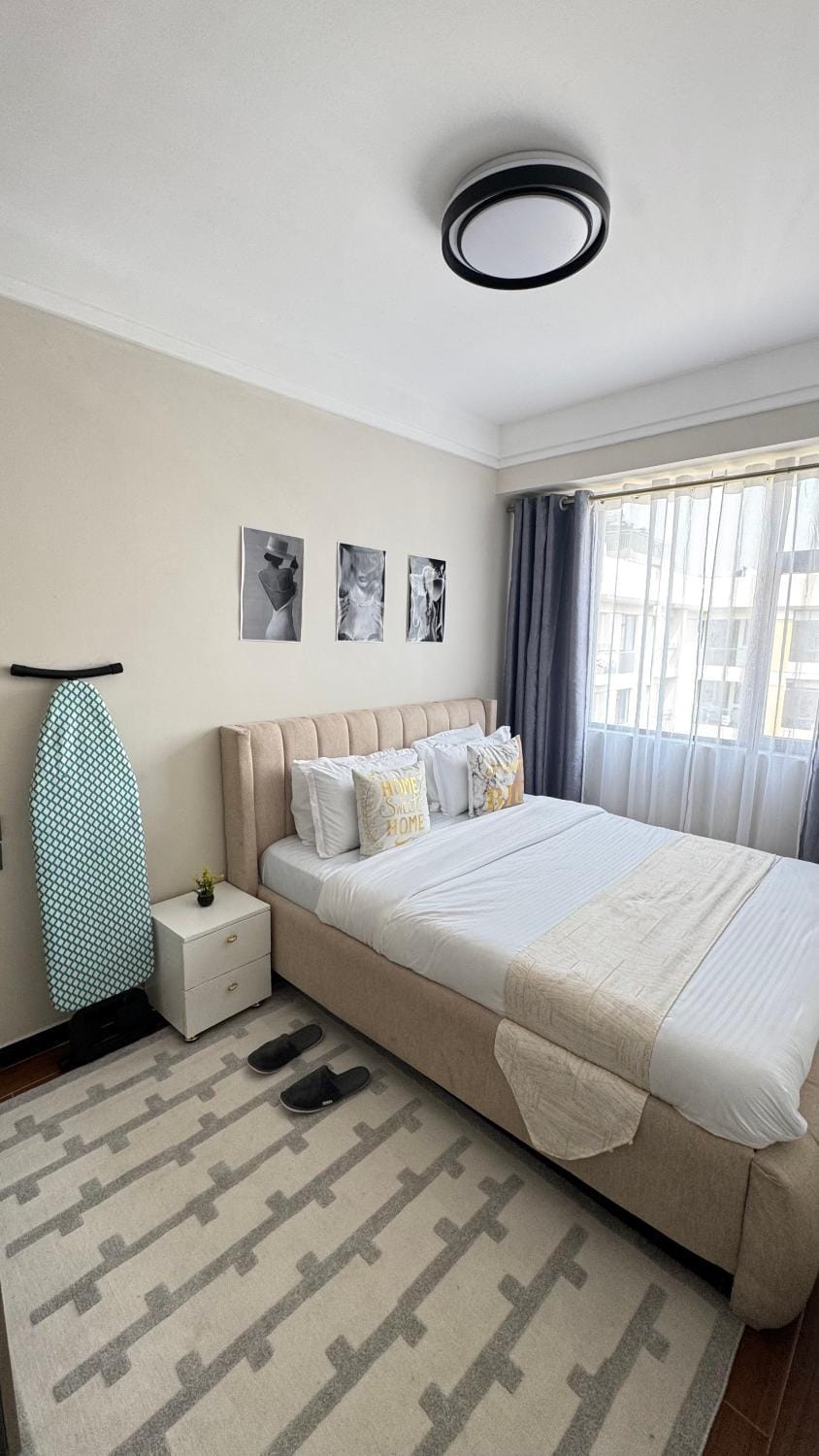 Modern Suite 1BR in Kilimani WIFI,Netflix,Free Parking,Near yaya center Apartment in Nairobi County
