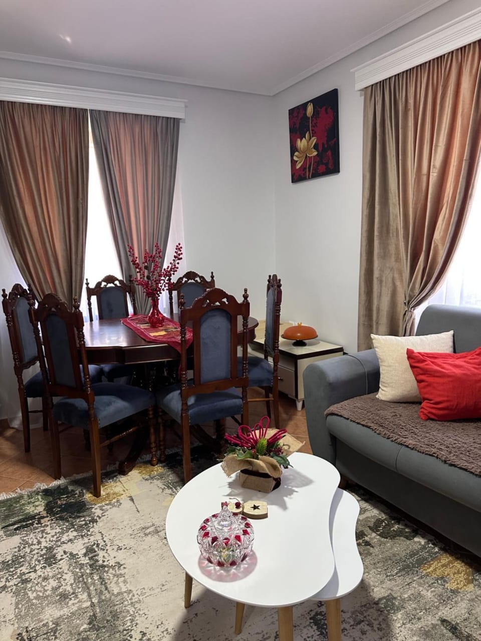 Living room, Seating area, Dining area, Food