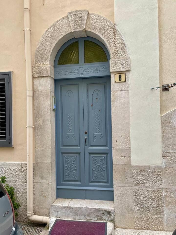Property building, Facade/entrance