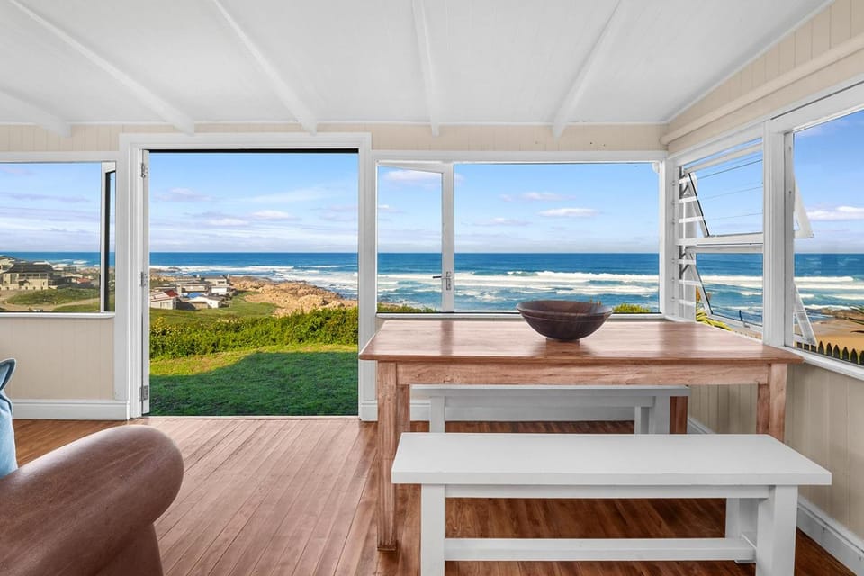 View (from property/room), Dining area, Sea view