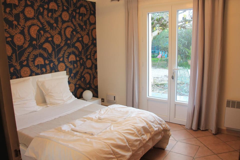 logement entier dans maison pour 4 Bed and Breakfast in Villeneuve-lès-Avignon