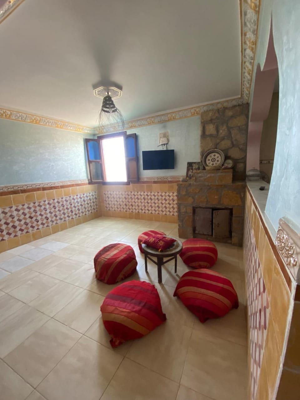 Communal lounge/ TV room, Living room, Seating area, Evening entertainment