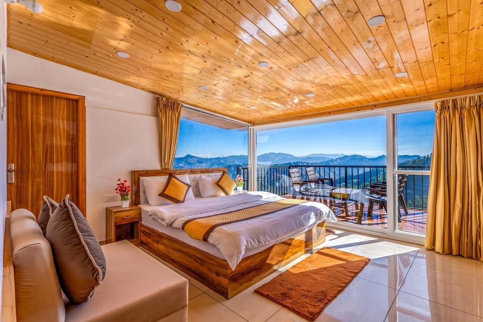 Bed, Balcony/Terrace, Photo of the whole room, Seating area, Mountain view