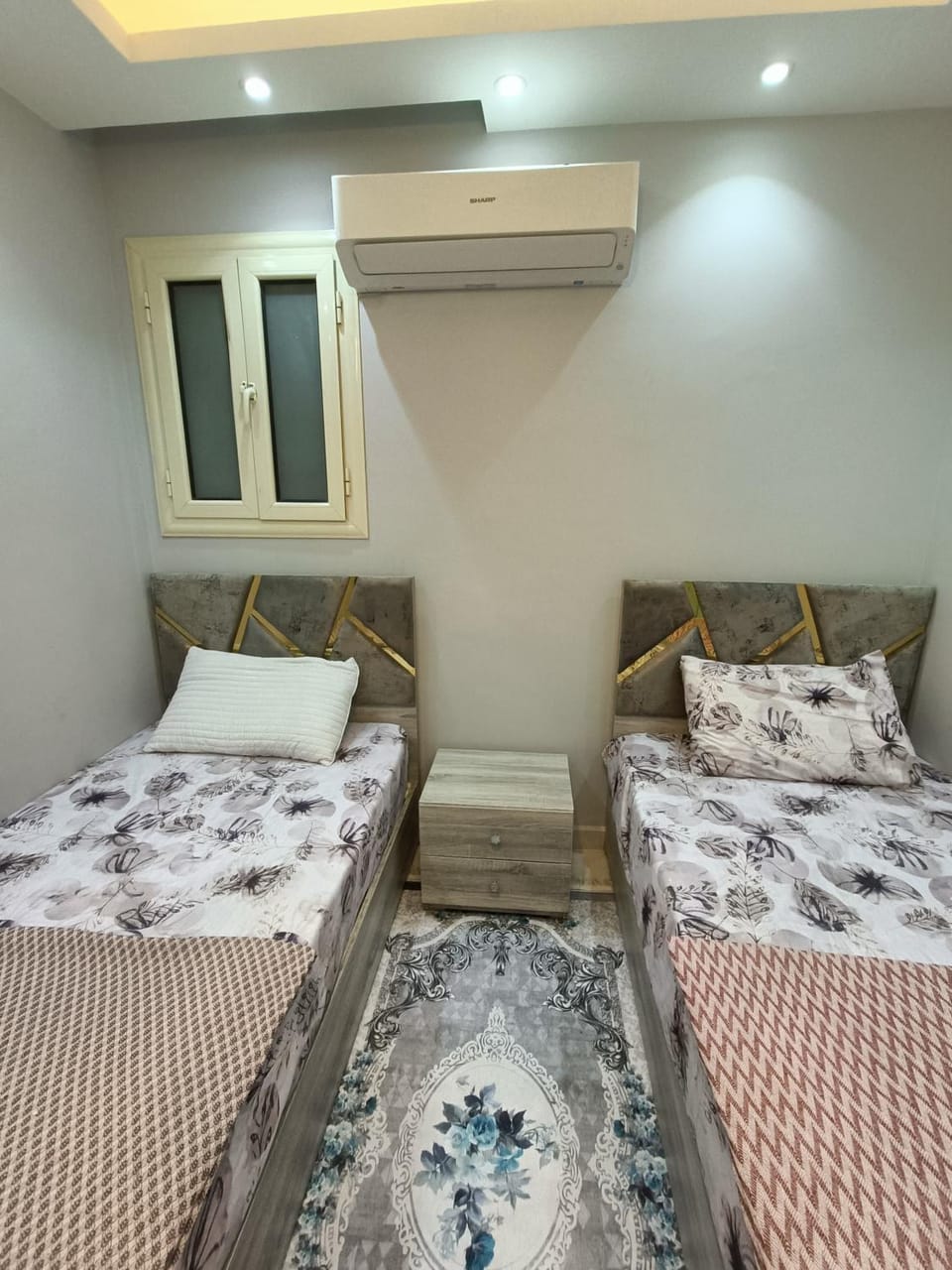 شقه فندقيه مفروشه في كمباوند وان قطاميه المعادي اول استخدام Apartment in Cairo Governorate